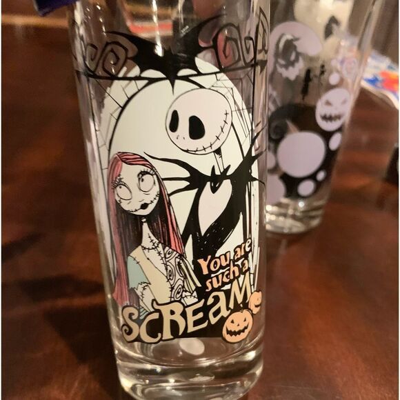 Nightmare Before Christmas Color Change Drinking Glasses Set of 2 - Picture 5 of 9